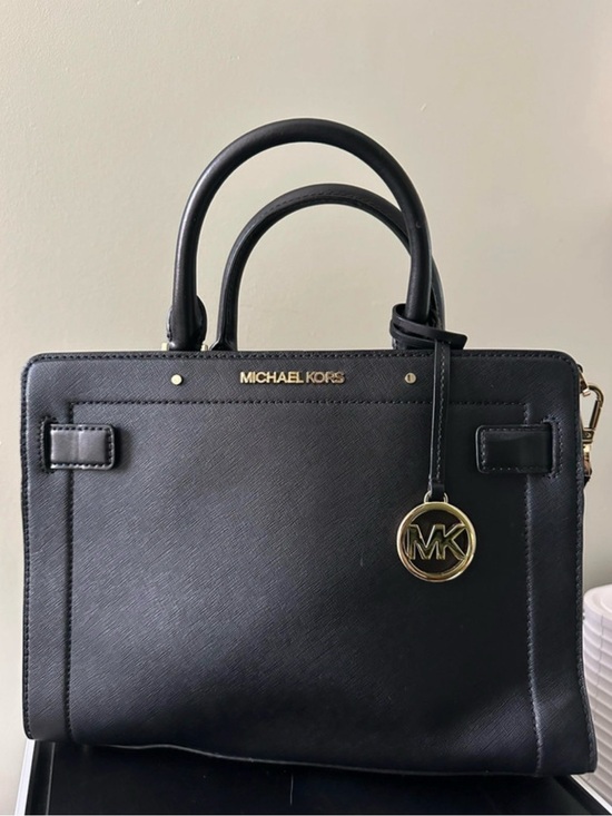 Michael Kors Handbags - Michael Kors Black Saffiano Purse with Gold MK Charm